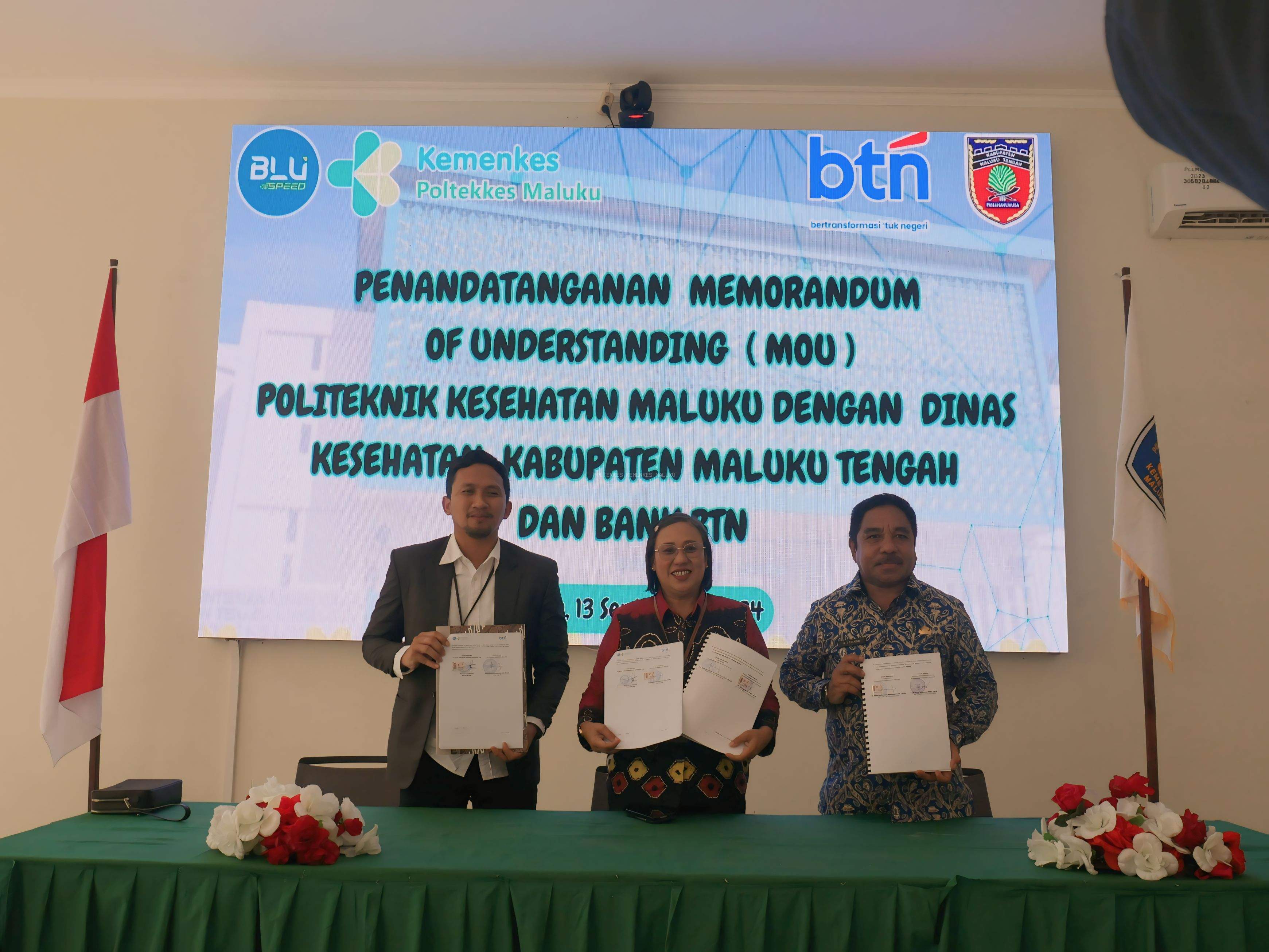 Penandatanganan MoU Antara Poltekkes Maluku, Dinas Kesehatan Kabupaten Maluku Tengah, dan Bank BTN Cabang Ambon